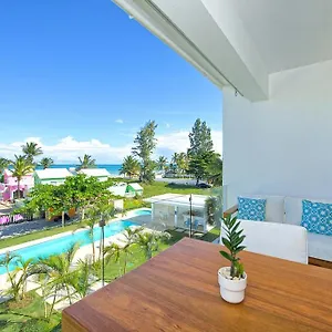 Amazing Ocean View With Grand Pool Apartment